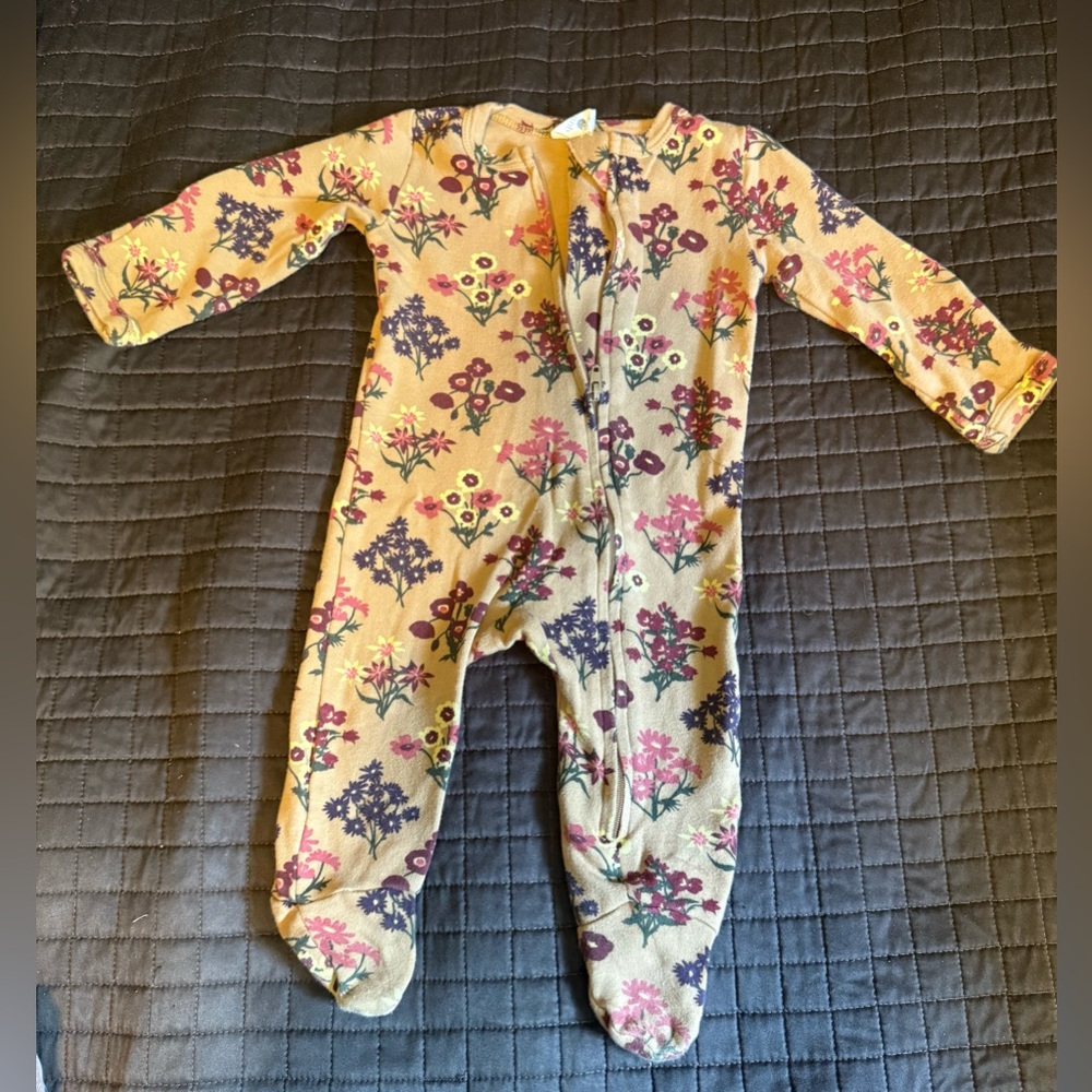 Kate Quinn long sleeve zipper footie apple cinnamon floral bouquet